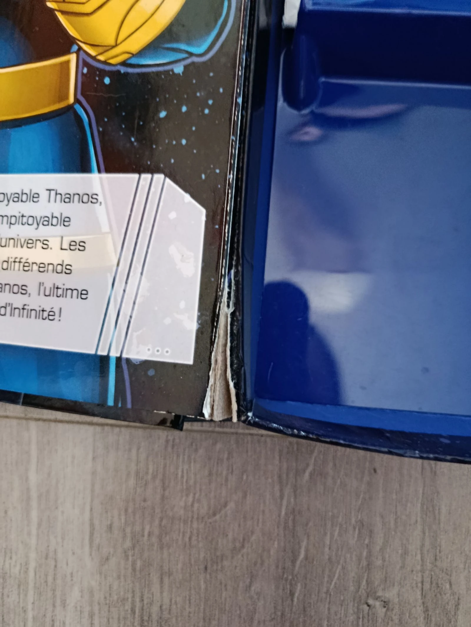 Livre Vingadores com 9 figuras e um tapete de jogo – photo 4